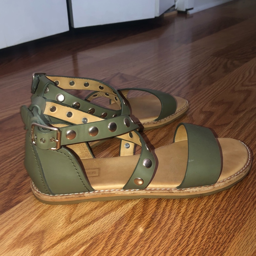 Women’s Green Sandals, Size 9, Hunter